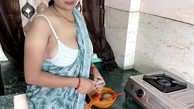 Indian Unsatisfied Bhabhi Hard sex with Devar in Kitchen, Hindi Sex Audio